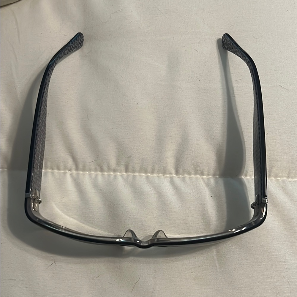 Coach Black Sunglasses with White Case - Picture 8 of 10
